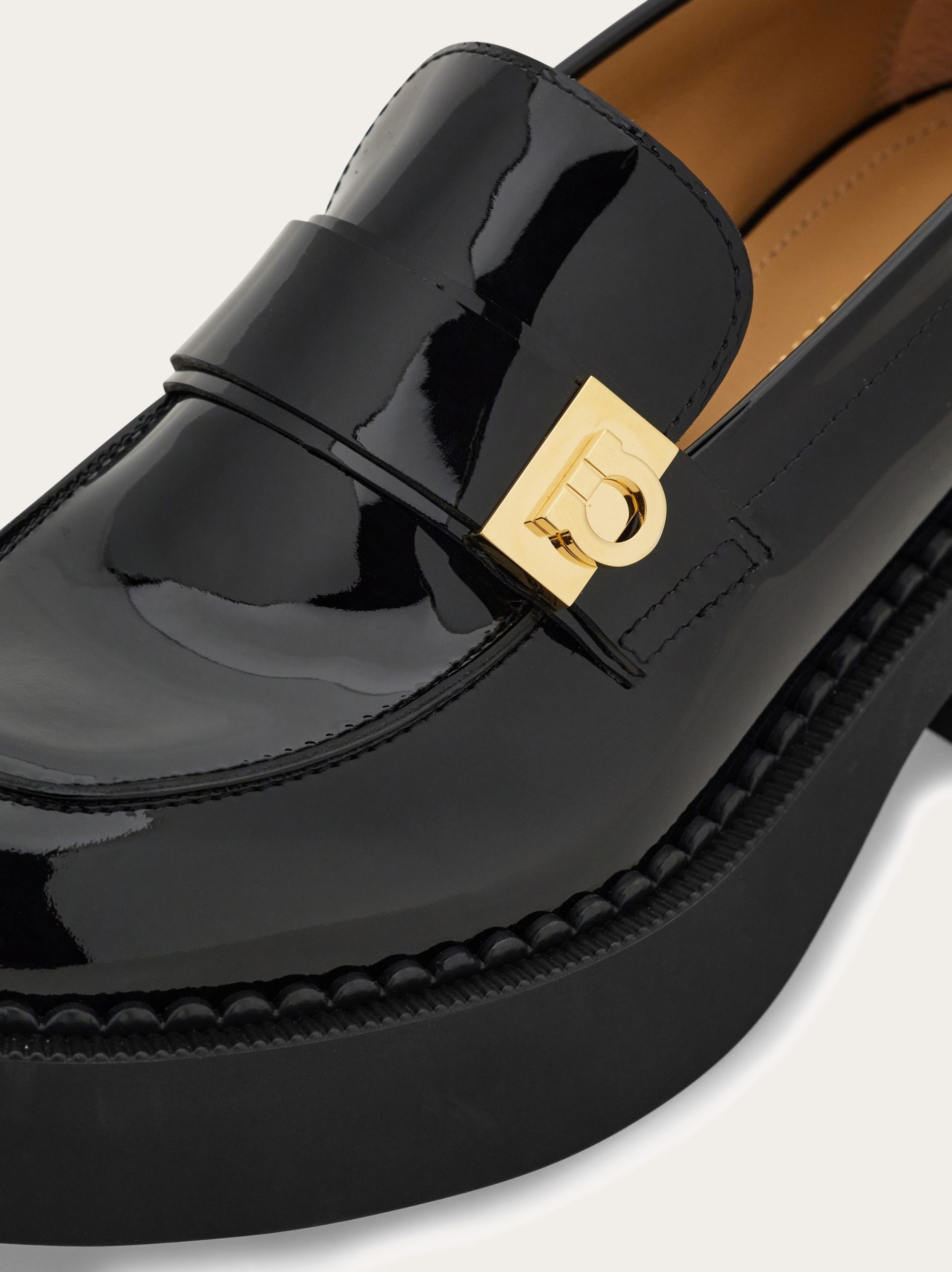 Ferragamo Hug buckle chunky loafer - Image 4
